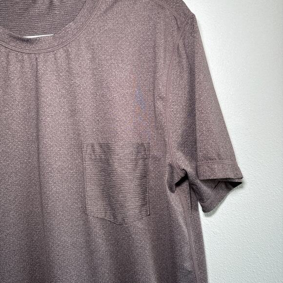 Vuori Tradewind Performance Pocket Tee Shirt Men's Medium Athletic Lightweight - Picture 2 of 6
